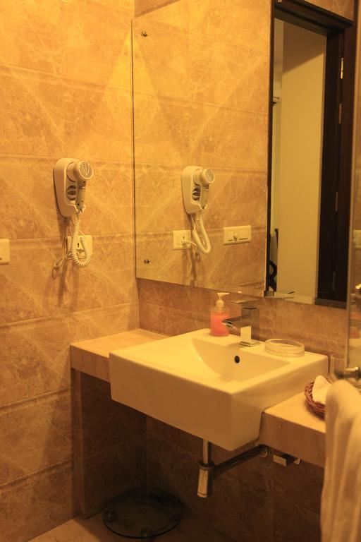Indiyaah Inn Gurgáon Szoba fotó