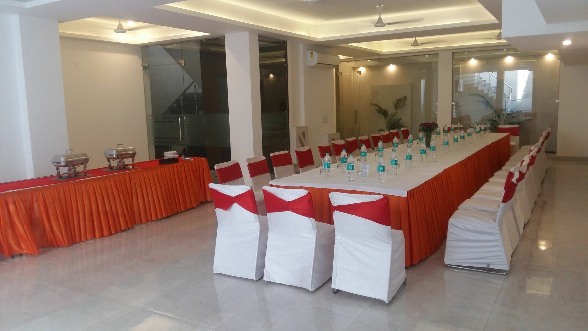 Indiyaah Inn Gurgáon Kültér fotó